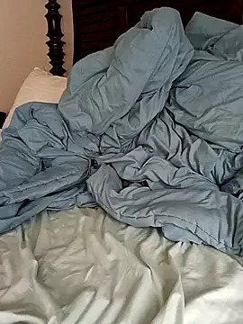 Snapshot of momentum2023 chatting on September 30, 2025, 2:22 pm momentum2023 online show from September 30, 2025, 2:22 pm