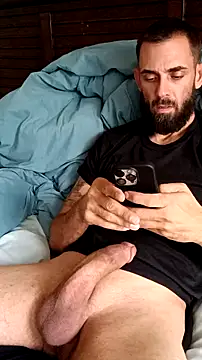 Snapshot of momentum2023 chatting on December 17, 2025, 5:30 pm momentum2023 online show from December 17, 2025, 5:30 pm