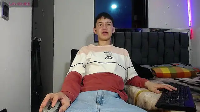 Mr daren  online show from March 19, 2025, 2:57 pm