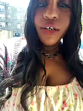 AmazonianMistress online show from April 5, 2026, 6:27 pm