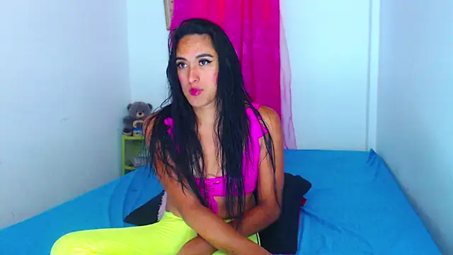 misss estrella online show from February 13, 2026, 2:57 pm