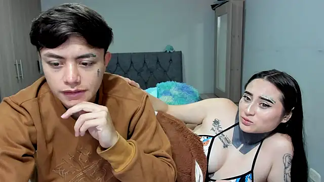 Snapshot of steban_and_kim chatting on February 18, 2025, 9:53 pm steban and kim online show from February 18, 2025, 9:53 pm