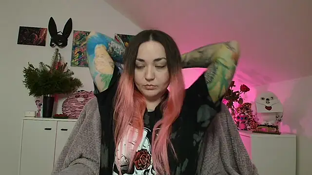 PinkHurricaneOfficial online show from March 25, 2026, 3:07 pm