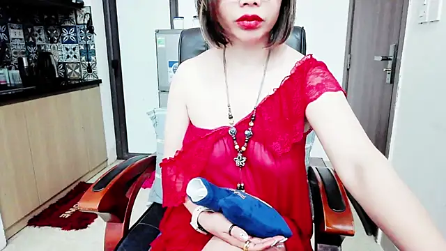 Miu-Le online show from November 30, 2025, 3:16 pm