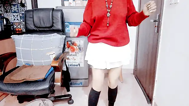 Miu-Le online show from December 18, 2025, 8:15 pm