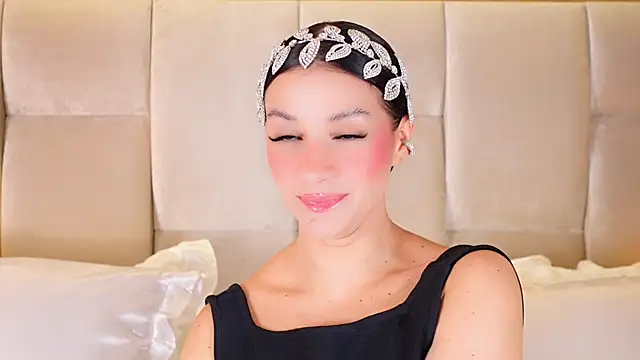 Snapshot of KiraKayleigh1 chatting on November 17, 2025, 1:00 am KiraKayleigh1 online show from November 17, 2025, 1:00 am