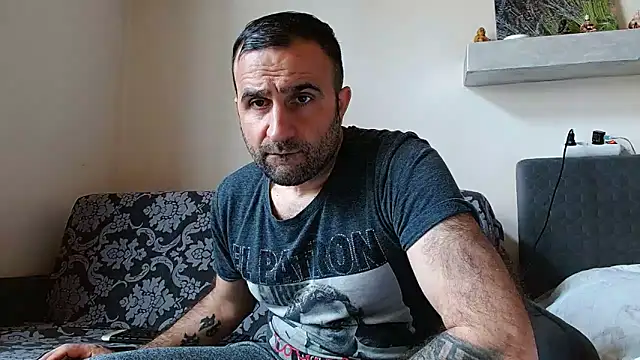 Snapshot of ivat80 chatting on March 21, 2026, 1:05 pm ivat80 online show from March 21, 2026, 1:05 pm