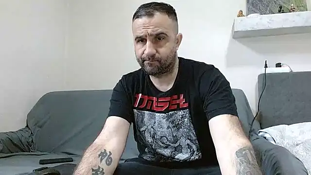 Snapshot of ivat80 chatting on March 23, 2026, 5:55 am ivat80 online show from March 23, 2026, 5:55 am