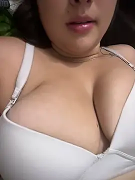 Snapshot of shirazz_najmm chatting on February 4, 2025, 2:39 am shirazz najmm online show from February 4, 2025, 2:39 am