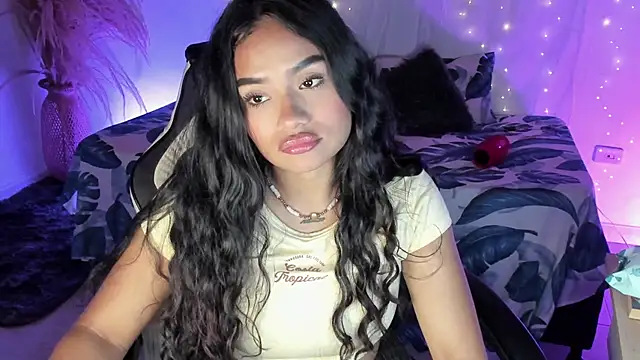 Riana Kean online show from March 23, 2026, 2:48 am