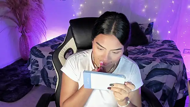 Riana Kean online show from March 29, 2026, 1:27 am