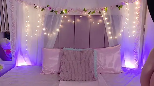 Julie Bennet online show from March 8, 2026, 5:33 am