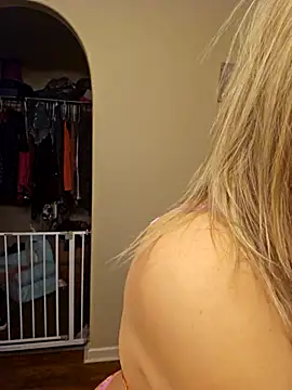 ellieconradxo online show from February 21, 2025, 4:51 am