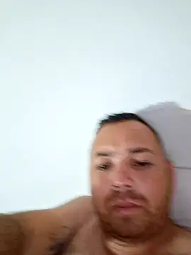 Snapshot of andres--z chatting on October 26, 2025, 2:50 am andres--z online show from October 26, 2025, 2:50 am