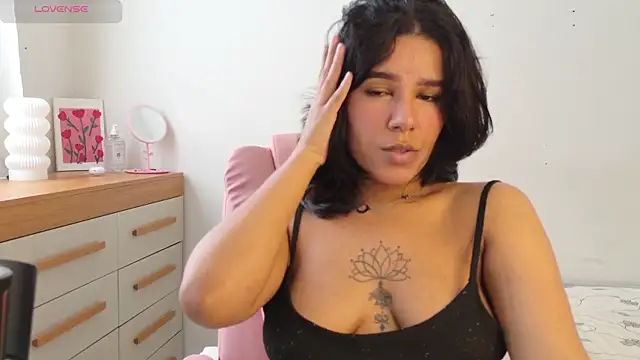 ninapego online show from November 26, 2025, 11:00 am