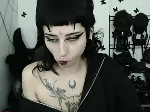 Snapshot of n0sferatus__ chatting on February 25, 2026, 3:05 am n0sferatus online show from February 25, 2026, 3:05 am