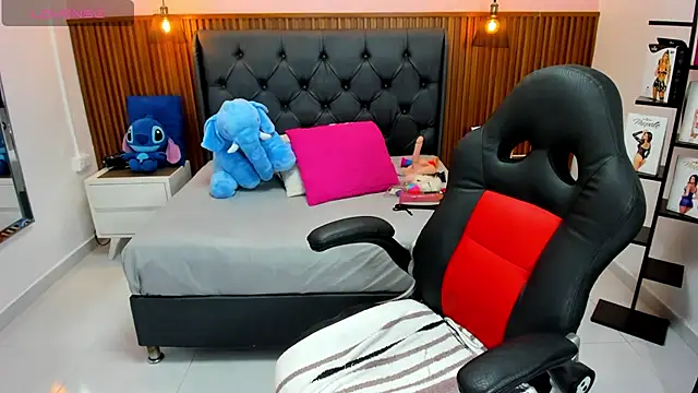 Snapshot of CATIAJONES chatting on June 22, 2026, 7:11 pm CATIAJONES online show from June 22, 2026, 7:11 pm