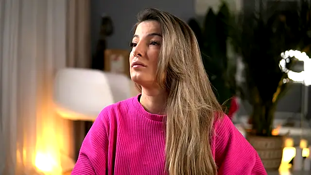 KellyMathews online show from November 27, 2025, 3:19 am