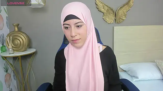 Snapshot of chaymae_nah_ chatting on December 20, 2024, 2:41 am chaymae nah  online show from December 20, 2024, 2:41 am