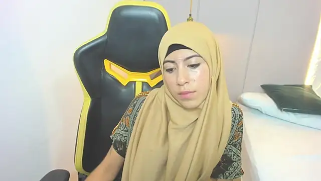 Snapshot of chaymae_nah_ chatting on December 24, 2024, 8:49 pm chaymae nah  online show from December 24, 2024, 8:49 pm