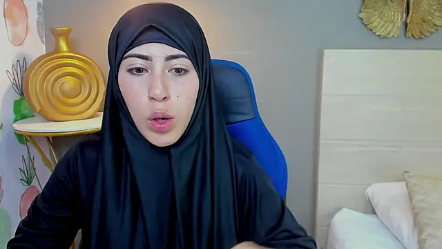 Snapshot of chaymae_nah_ chatting on January 12, 2025, 8:25 am chaymae nah  online show from January 12, 2025, 8:25 am