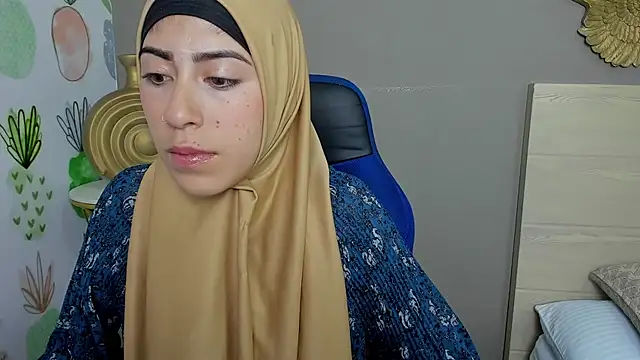 Snapshot of chaymae_nah_ chatting on January 15, 2025, 11:53 am chaymae nah  online show from January 15, 2025, 11:53 am
