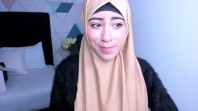 Snapshot of chaymae_nah_ chatting on January 21, 2025, 3:21 pm chaymae nah  online show from January 21, 2025, 3:21 pm