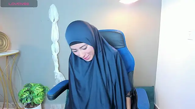 Snapshot of chaymae_nah_ chatting on February 5, 2025, 12:38 pm chaymae nah  online show from February 5, 2025, 12:38 pm