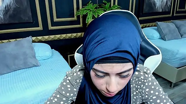 Snapshot of chaymae_nah_ chatting on February 7, 2025, 9:48 pm chaymae nah  online show from February 7, 2025, 9:48 pm