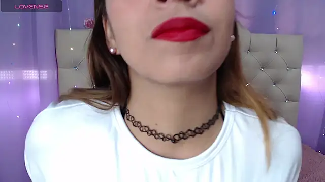 ameliefederline11 online show from March 18, 2025, 5:42 pm