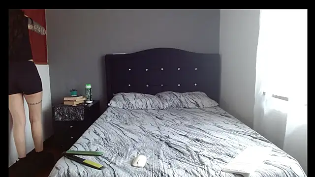 Snapshot of Emilia_1995 chatting on February 25, 2026, 4:38 pm Emilia 1995 online show from February 25, 2026, 4:38 pm