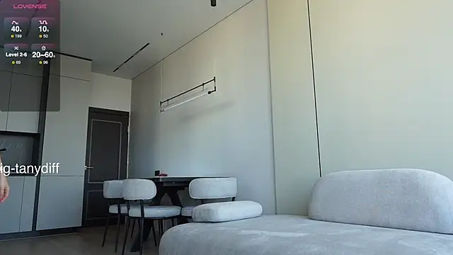 Snapshot of diffgirls2 chatting on January 28, 2025, 9:08 am diffgirls2 online show from January 28, 2025, 9:08 am