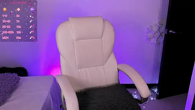 Snapshot of nyna_1 chatting on February 28, 2025, 9:55 pm nyna 1 online show from February 28, 2025, 9:55 pm