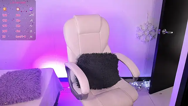 Snapshot of nyna_1 chatting on March 18, 2025, 9:32 pm nyna 1 online show from March 18, 2025, 9:32 pm