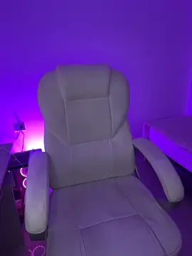 Snapshot of nyna_1 chatting on February 11, 2026, 10:26 pm nyna 1 online show from February 11, 2026, 10:26 pm