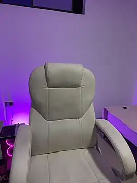 Snapshot of nyna_1 chatting on February 27, 2026, 12:32 am nyna 1 online show from February 27, 2026, 12:32 am