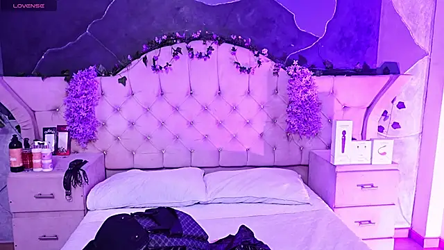 Snapshot of AmberGreyy_ chatting on June 27, 2026, 6:13 pm AmberGreyy online show from June 27, 2026, 6:13 pm