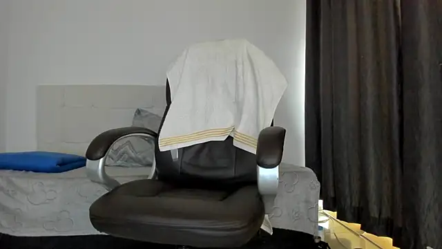 Teilor Creed online show from December 3, 2025, 7:34 pm