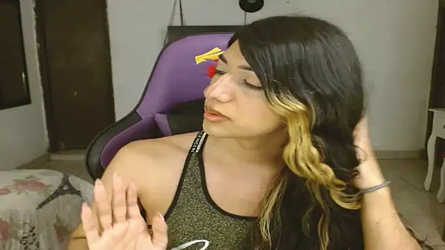 engielphoenis14 online show from January 29, 2025, 6:12 am