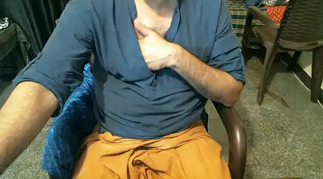 Snapshot of indianbull2023 chatting on January 15, 2025, 5:40 am indianbull2023 online show from January 15, 2025, 5:40 am