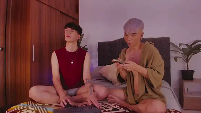 2gays 1Str8 online show from December 1, 2024, 8:09 pm