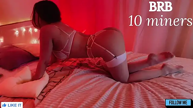 Emily Gin online show from May 18, 2026, 1:56 am