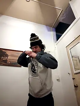 Snapshot of Lilsmokeshow017 chatting on November 13, 2025, 1:04 am Lilsmokeshow017 online show from November 13, 2025, 1:04 am