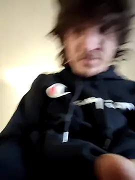 Snapshot of Lilsmokeshow017 chatting on December 22, 2025, 5:21 pm Lilsmokeshow017 online show from December 22, 2025, 5:21 pm