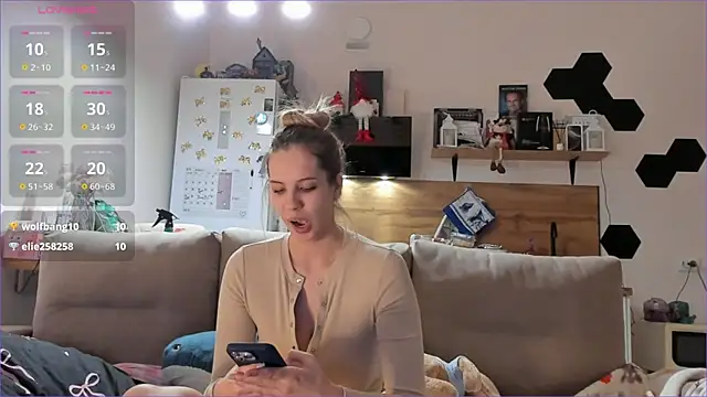 Snapshot of Girl_alone_home chatting on January 15, 2026, 4:22 pm Girl alone home online show from January 15, 2026, 4:22 pm