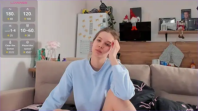 Snapshot of Girl_alone_home chatting on February 13, 2026, 3:46 am Girl alone home online show from February 13, 2026, 3:46 am