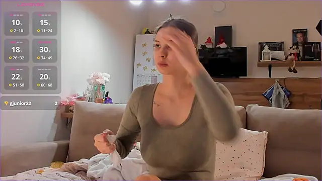 Snapshot of Girl_alone_home chatting on February 15, 2026, 2:14 pm Girl alone home online show from February 15, 2026, 2:14 pm