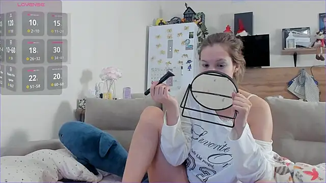 Snapshot of Girl_alone_home chatting on February 26, 2026, 3:38 am Girl alone home online show from February 26, 2026, 3:38 am