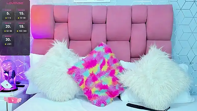 Snapshot of Zoebraham chatting on January 10, 2025, 11:29 pm Zoebraham online show from January 10, 2025, 11:29 pm