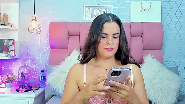 Snapshot of Zoebraham chatting on September 24, 2025, 8:56 pm Zoebraham online show from September 24, 2025, 8:56 pm